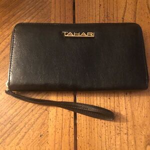 Tahari zip around wristlet/wallet. Black